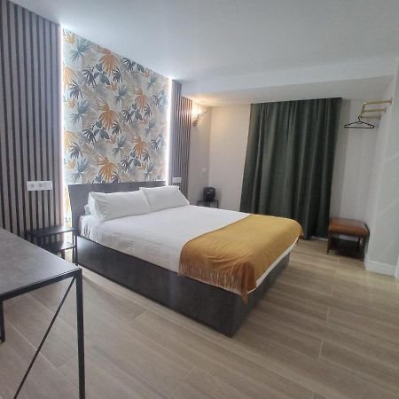 Hostal Fronton Alcobendas Exteriér fotografie