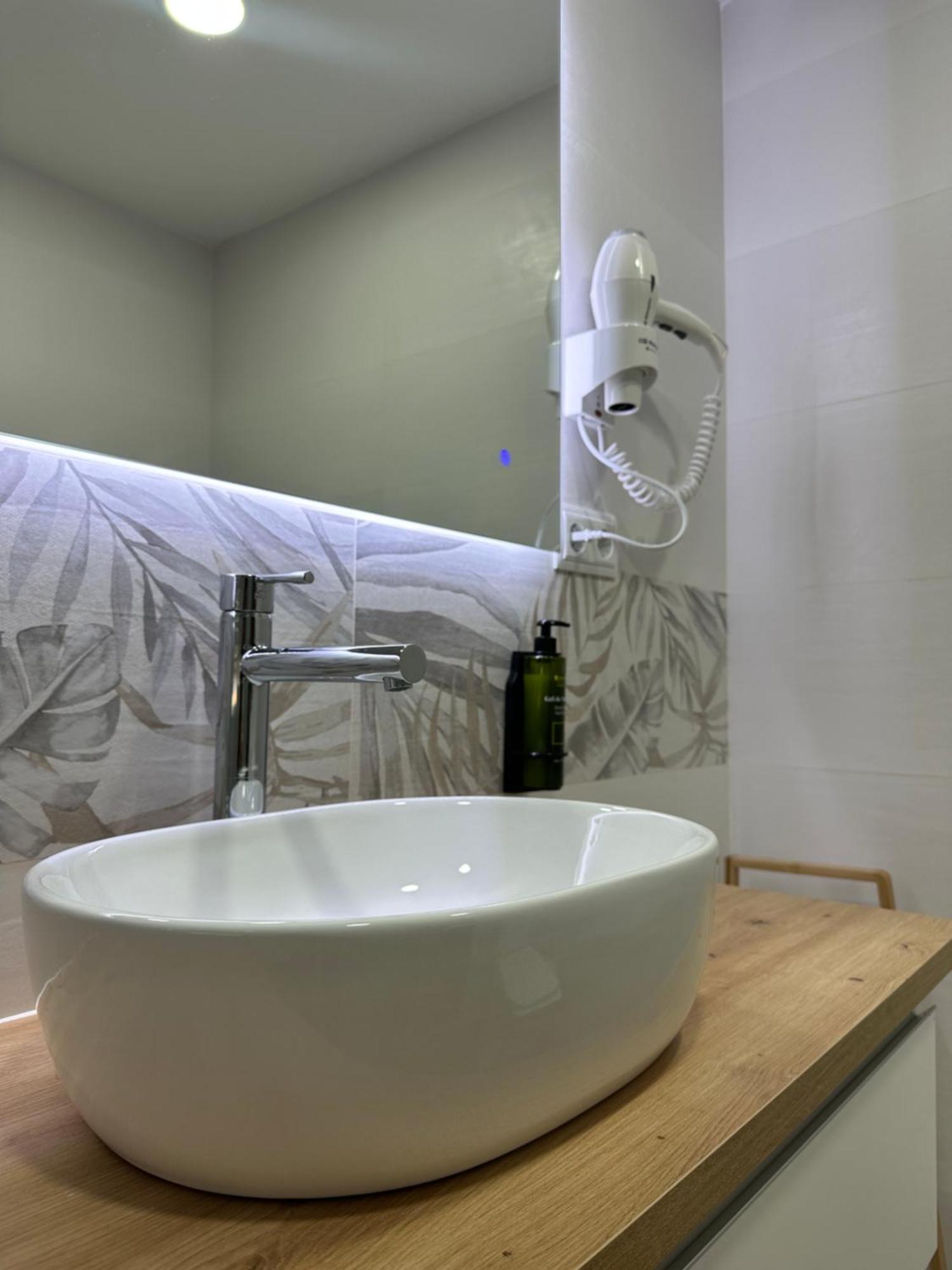 Hostal Fronton Alcobendas Exteriér fotografie