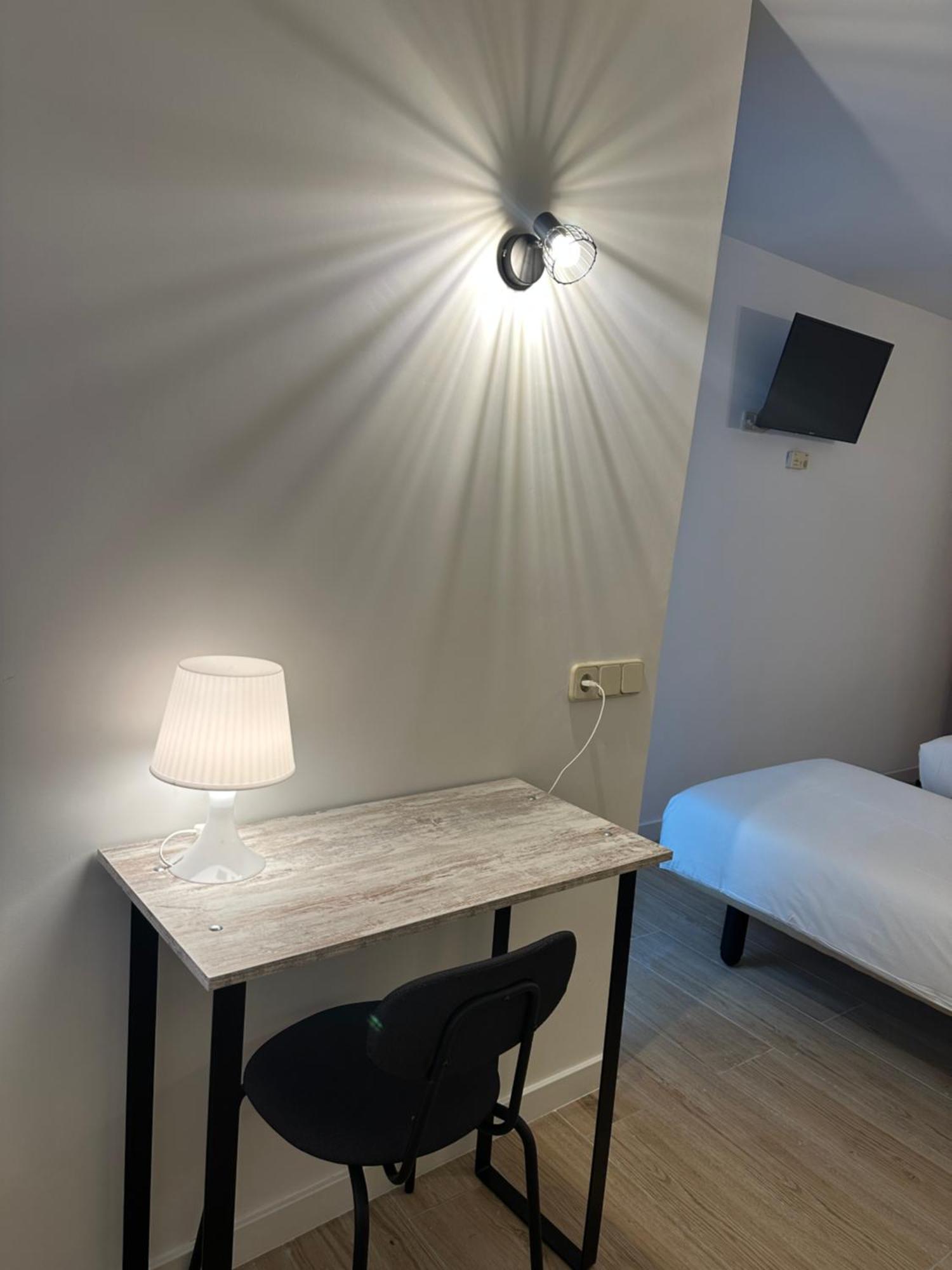 Hostal Fronton Alcobendas Exteriér fotografie