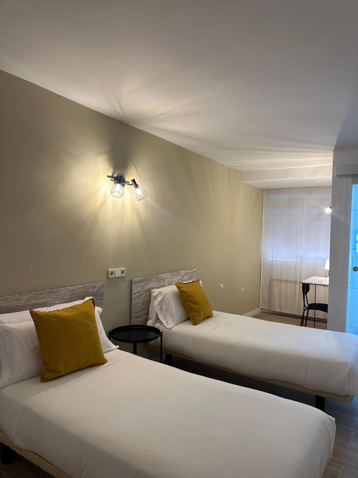 Hostal Fronton Alcobendas Exteriér fotografie