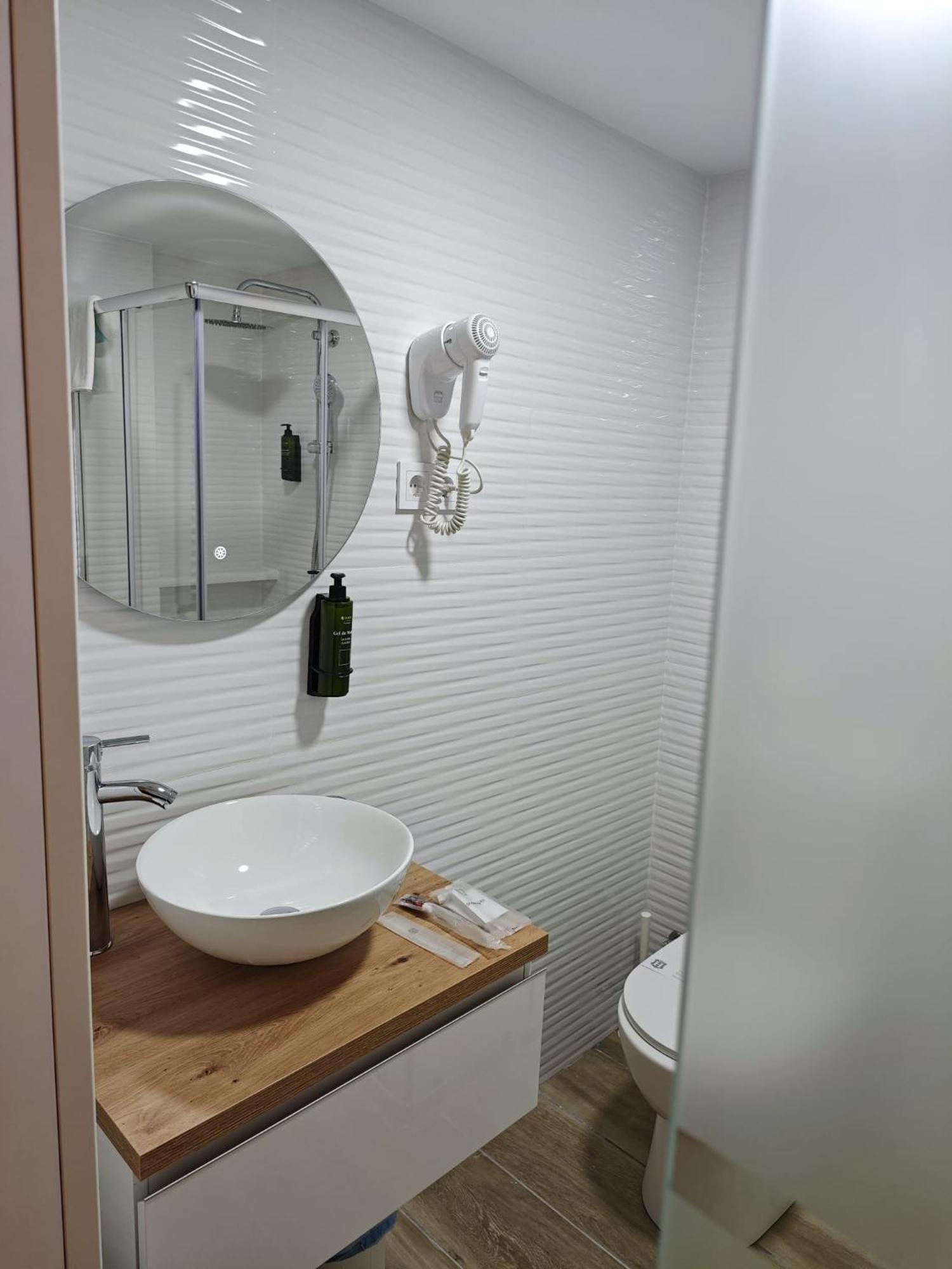 Hostal Fronton Alcobendas Exteriér fotografie